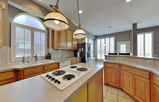 3910 COMPTON DR