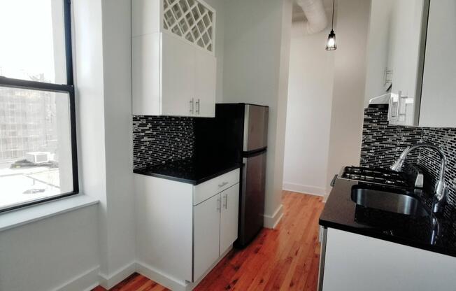 1 bed, 1 bath, $2,800, Unit 19