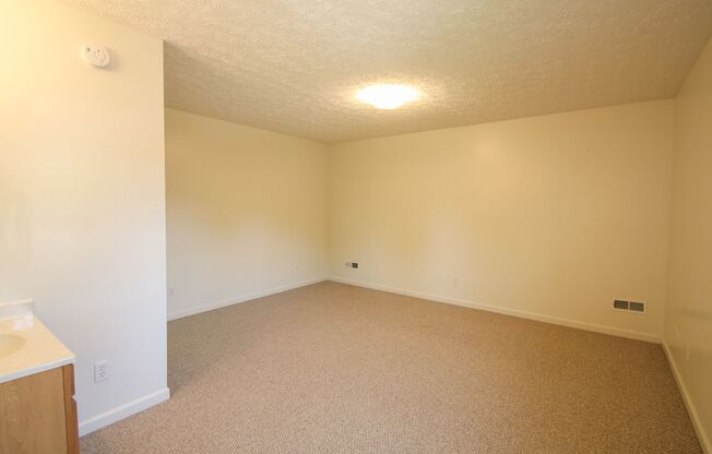 2 beds, 2 baths, 1,850 sqft, $2,285