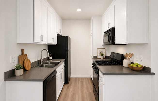 Terraces at Tarzana | 5931 Reseda Blvd