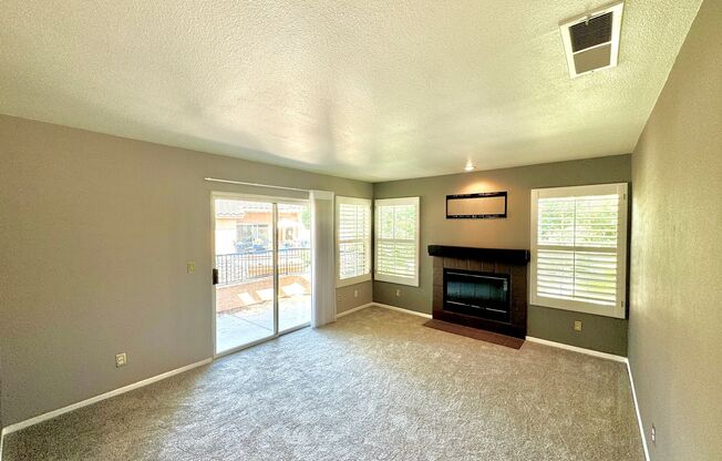 Great 2B/2BA Condo in Rancho Bernardo!