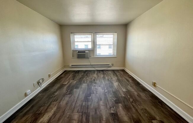 1 bed, 1 bath, $875, Unit 809