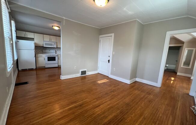 1 bed, 1 bath, 800 sqft, $835, Unit 02