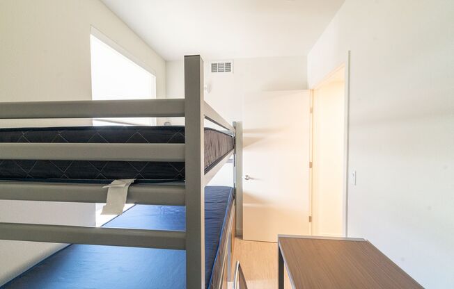 Studio, 1 bath, $950, Unit 611 Room 1 Bed B - B