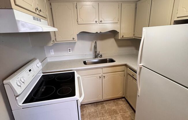 1 bed, 1 bath, 750 sqft, $1,400, Unit C7