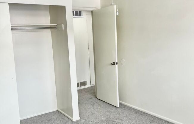 2 beds, 1 bath, 790 sqft, $1,225, Unit 15