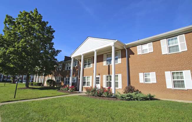 This is a photo of the grounds/building exteriors at Compton Lake Apartments in Mt. Healthy, OH.