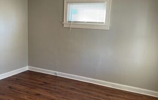 2 beds, 1 bath, $1,250, Unit 693