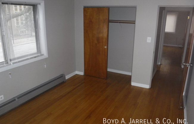 954 East 84th Place