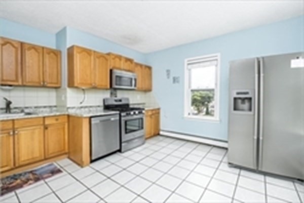 3 beds, 1 bath, 1,100 sqft, $2,500, Unit 3