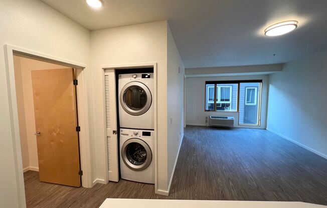 1 bed, 1 bath, 690 sqft, $1,519, Unit 304