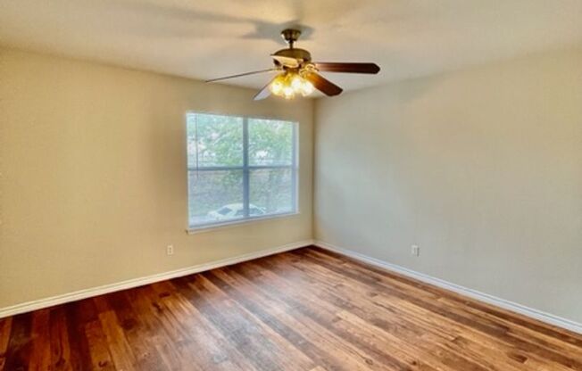 2 beds, 1.5 baths, $1,025