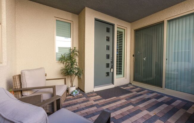 Luxury Summerlin townhome in resort style gated community