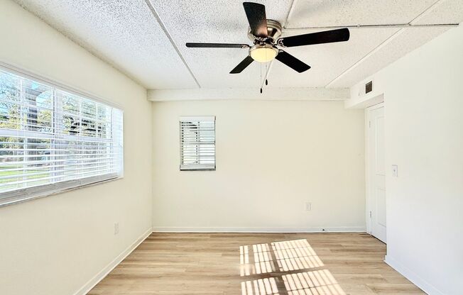 2 beds, 1 bath, 916 sqft, $1,495