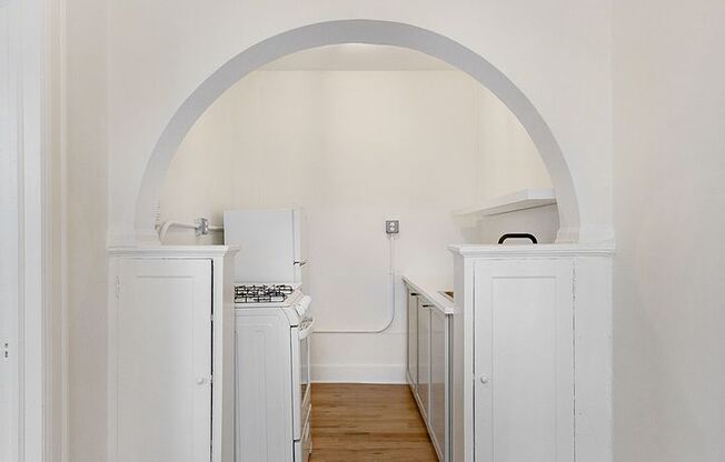 1 bed, 1 bath, 560 sqft, $1,090, Unit 108