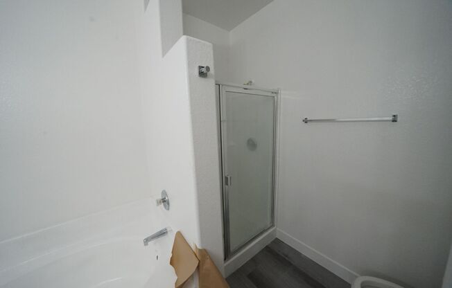 2 beds, 2 baths, $1,395, Unit Building 7 -Clark County-