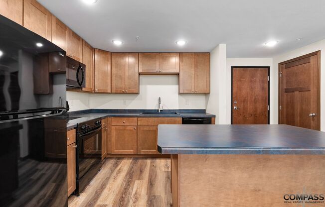 610 Gray St Apartments