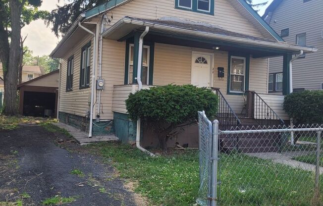 24 Valley St, Newark, NJ 07106