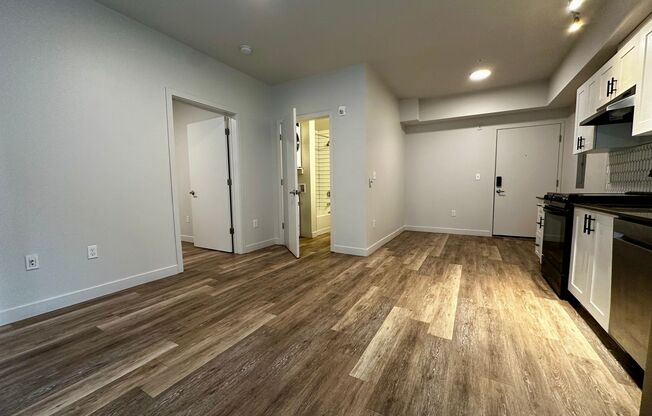 1 bed, 1 bath, $1,447, Unit 203