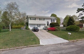 5 DENISE DR