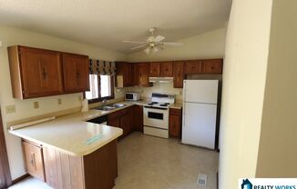 3 beds, 1 bath, $1,600