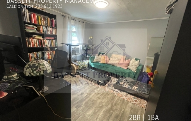 581 W WOODS RD