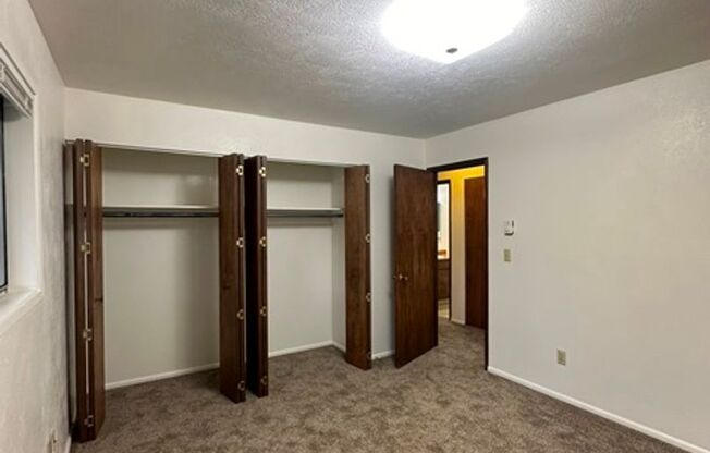 2 beds, 1 bath, $1,050