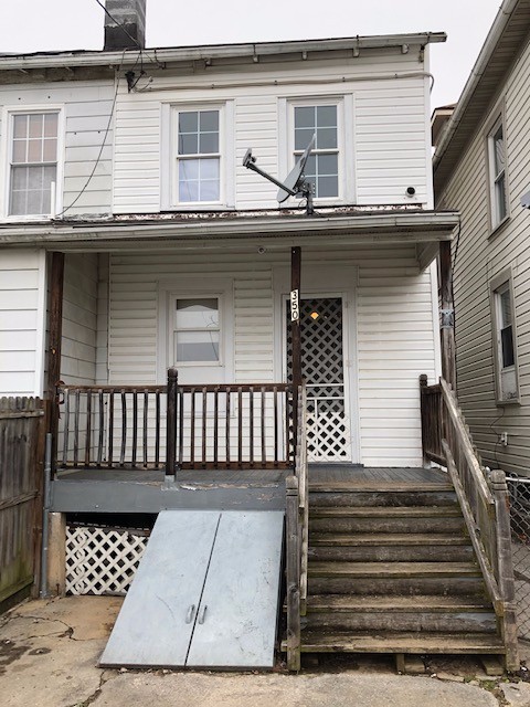 2 beds, 1 bath, $1,400