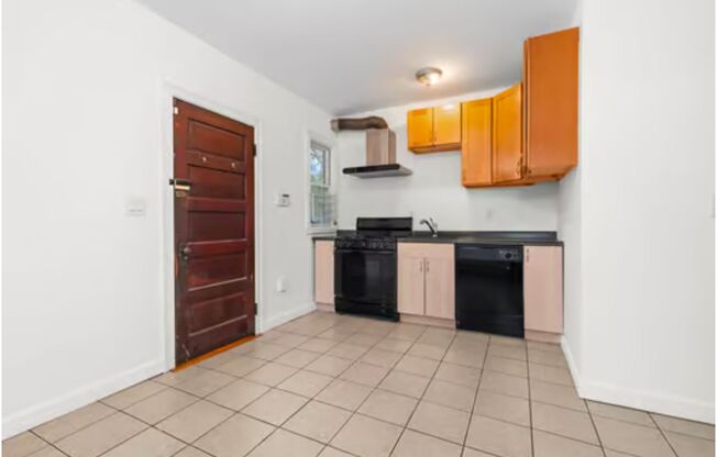 3 beds, 1 bath, 1,512 sqft, $2,150, Unit Unit 1