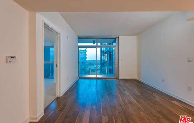 1 bed, 1 bath, 811 sqft, $4,390, Unit 1026