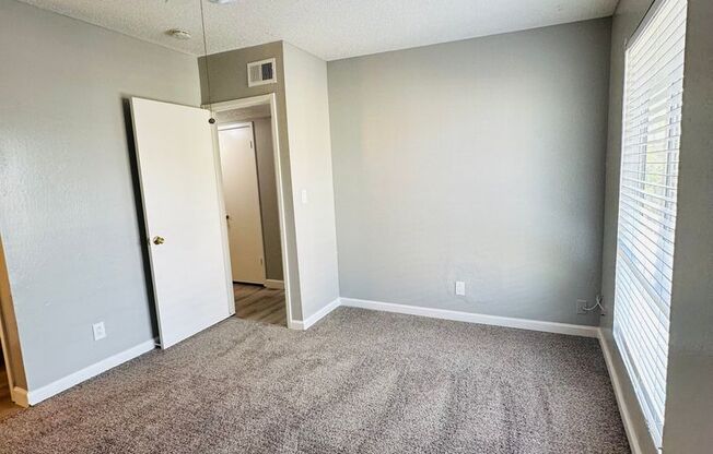 2 beds, 1 bath, 830 sqft, $1,495, Unit 216