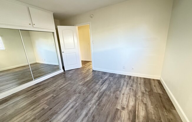 3753 S Barrington Ave 10