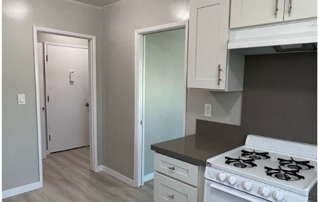 1 bed, 1 bath, $1,900, Unit 09