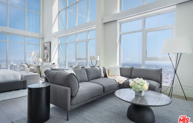 6 beds, 9.5 baths, 19,313 sqft, $80,000, Unit PH