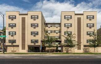 Sheridan Terrace in Rogers Park, IL