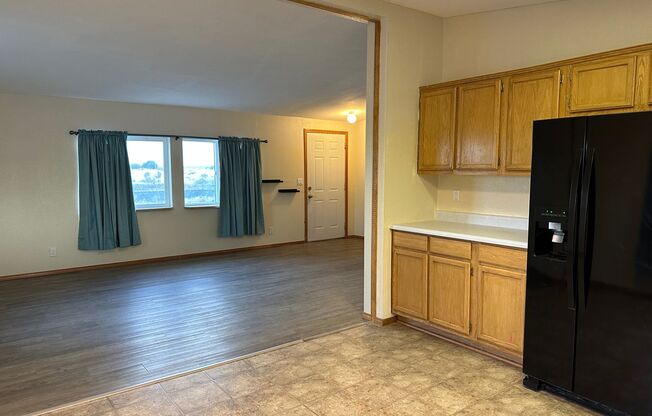 2 beds, 2 baths, $1,900