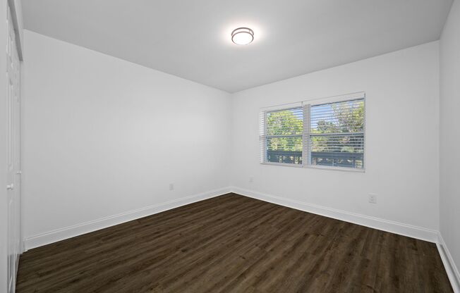 2 beds, 1.5 baths, 850 sqft, $1,695, Unit E109