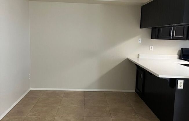 2 beds, 2 baths, 900 sqft, $1,675, Unit 817-48