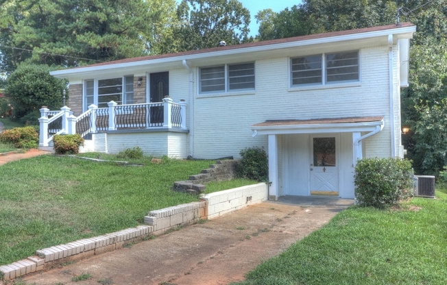 2804 ZANE GREY DR SE