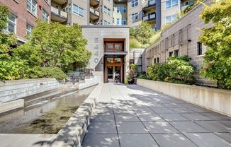 Open 1-bed condo in the Heart of Ballard