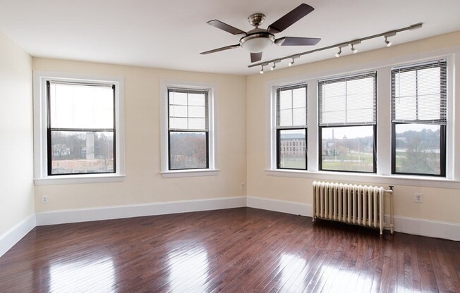 374 Chestnut Hill Ave