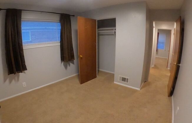 2 beds, 1 bath, $1,395