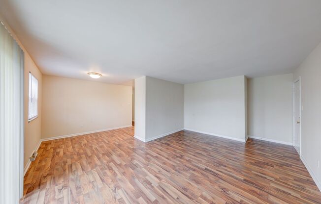 2 beds, 1 bath, 830 sqft, $1,099, Unit 8625C