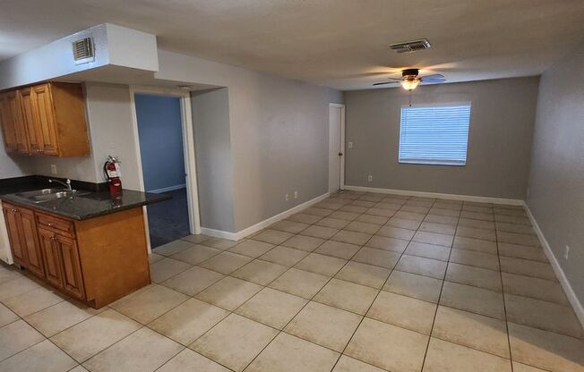 2 beds, 2 baths, 900 sqft, $1,495, Unit 4-220