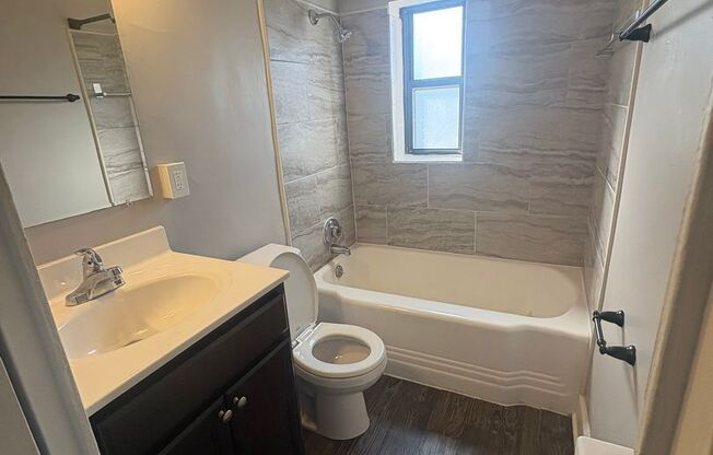 Studio, 1 bath, 465 sqft, $925, Unit 6244 Oakland Ave #212