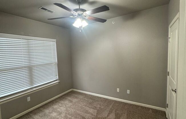 2 beds, 2 baths, $1,150, Unit Walnut A203