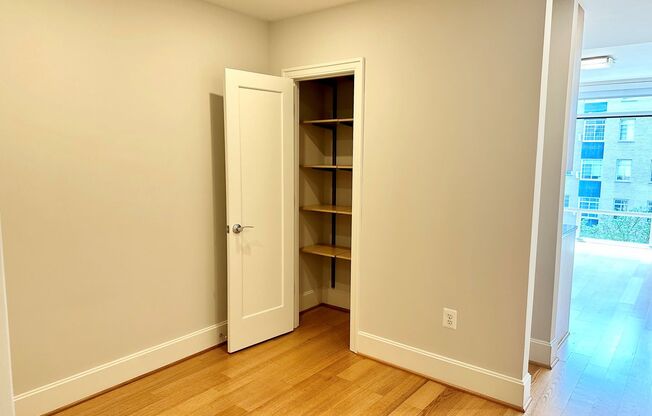 1 bed, 1 bath, $2,725, Unit 205