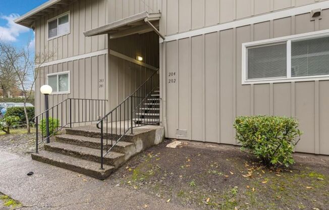 1 bed, 1 bath, 788 sqft, $1,300, Unit 202