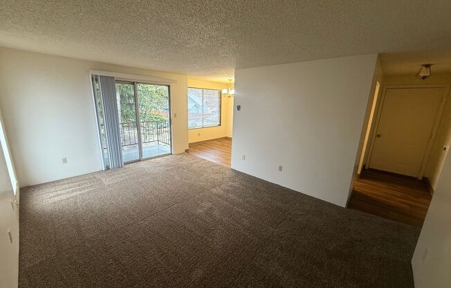 2 beds, 1 bath, 954 sqft, $1,425, Unit 17