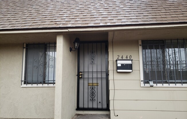 3 Bed 2 Bath Townhome Close To The Strip!